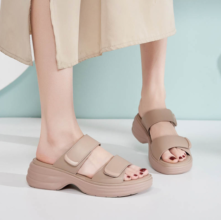 Screenshot 2025-06-24 192704 2025 fashion casual versatile slippers Velcro thick-soled women's sandals - Image 1