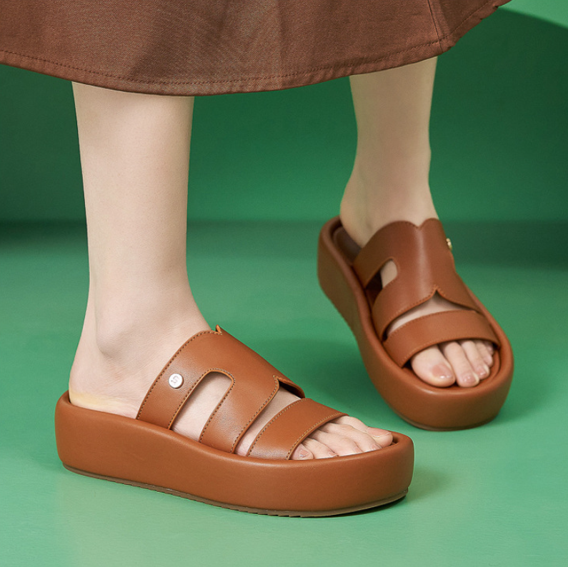 Screenshot 2025-06-25 125343 2025 Spring and Summer New All-match Fashion Trend Casual Thick-soled Slippers - Image 1