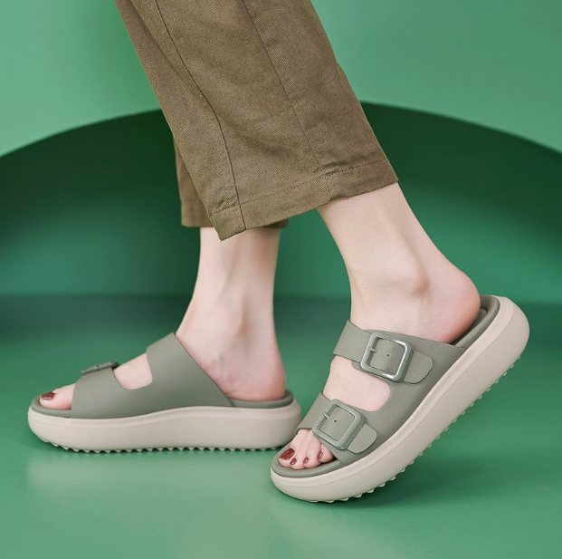 Screenshot 2025-06-25 152130 Spot 2025 new thick-soled lightweight non-slip comfortable casual MD sports slippers one piece drop shipping - Image 1