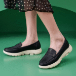 Autumn and Winter 2025 New Large Size Casual Fashion Non-slip Soft Bottom Mom Shoes Women - Image 2