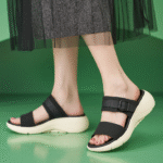 Spot 2025 new thick-soled lightweight non-slip comfortable casual sports flip flops - Image 3