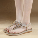 New 2025 Cross-border flat-soled clip-on rhinestone comfortable sandals for women - Image 3