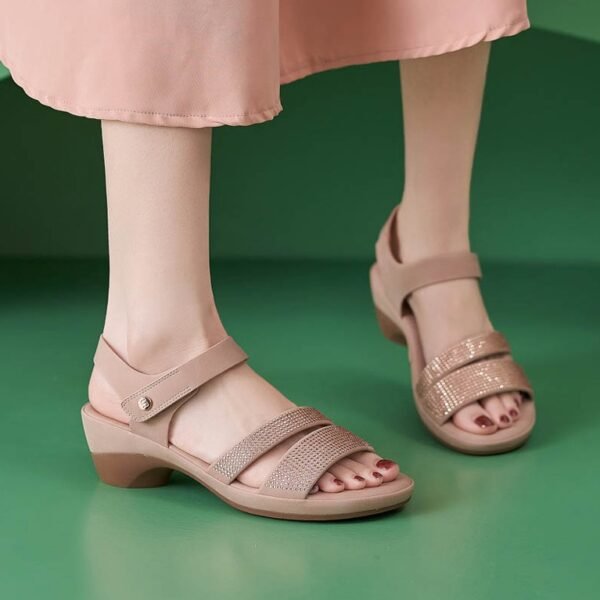 New 2025 Spring and Summer Diamond Fashion Wedge Heel Open Toe Non-slip Wedge Heel Commuter Sandals for Women