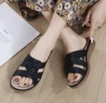 New 2025 European and American sandals women's cross-border leisure lightweight large size retro wedge heel comfortable sandals - Image 4
