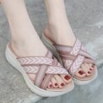 Amazon 2025 summer new sandals women's lightweight sports style comfortable elastic large size thick-soled slippers - Image 3