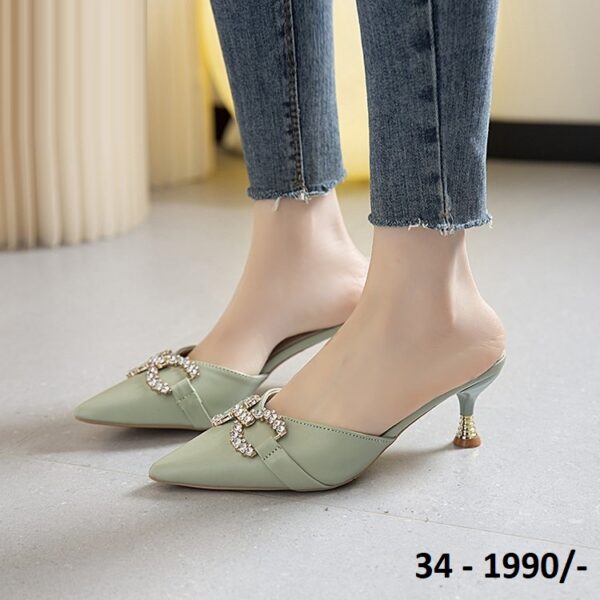 Available 34 Size Sample  LA177